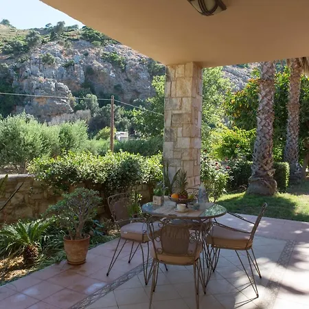 Comfy House With Mountain View *