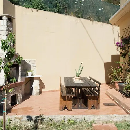 Villa Comfy House With Mountain View