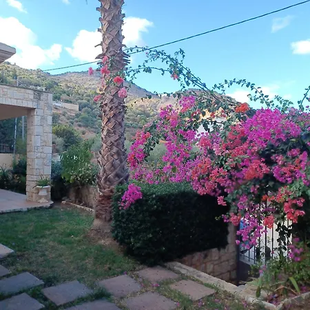 빌라 Comfy House With Mountain View